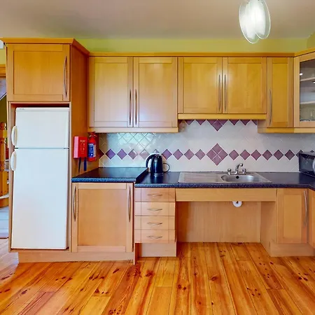 Courtyard 4 Bed Sleeps 8 * Dingle