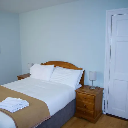 Courtyard 4 Bed Sleeps 8