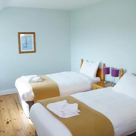 Courtyard 4 Bed Sleeps 8 Feriehus Dingle