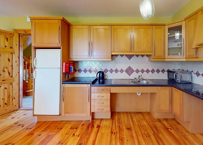 Courtyard 4 Bed Sleeps 8 * Dingle