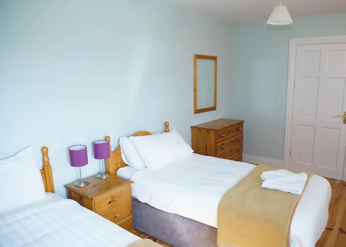 Courtyard 4 Bed Sleeps 8 Casa vacanze Dingle